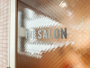SALON by HOGUGU入口のサイン / SALON by HOGUGU entrance sign